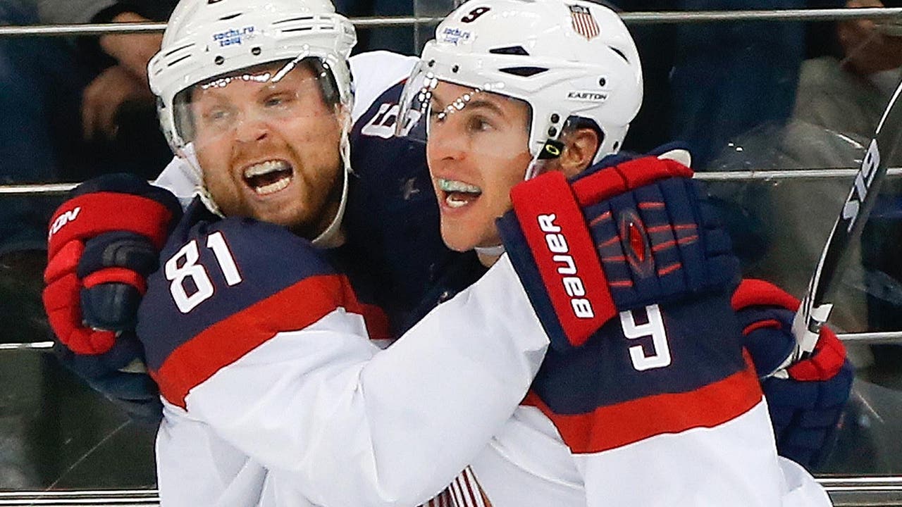 US men dominate Czechs, advance to semis against Canada